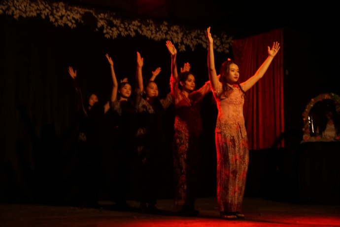 Mahasiswa Sastra Inggris STBA Pontianak Sukses Gelar Drama Performance “The Dream Realm”